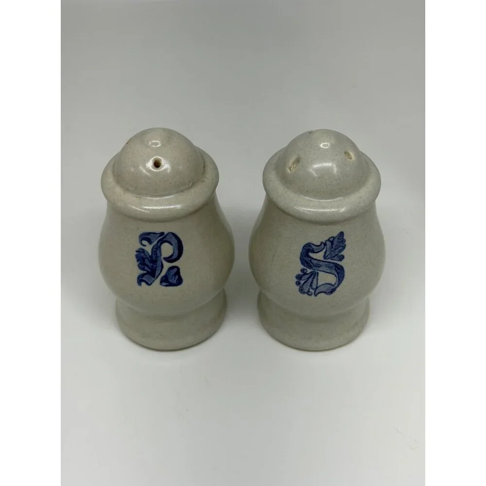 VTG Pfaltzgraff Yorktowne Salt & Pepper Shakers 4.25